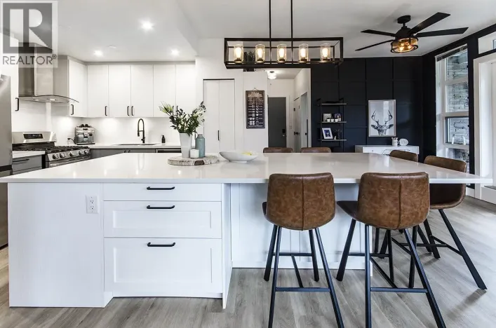102 3602 ALDERCREST DRIVE, North Vancouver