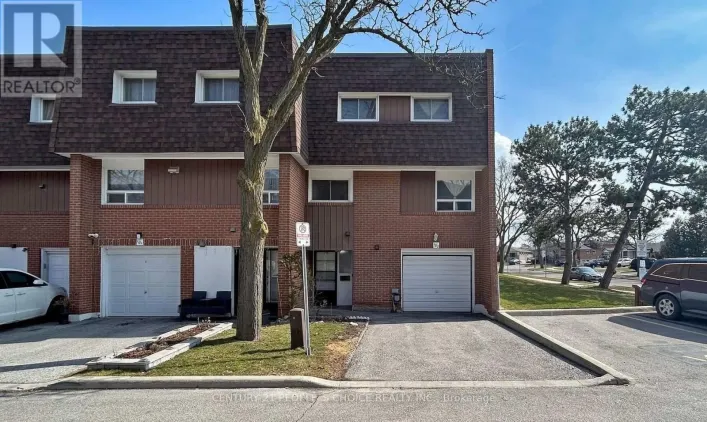 Row / Townhouse for sale: 102 - 4 LITCHFIELD COURT, Toronto