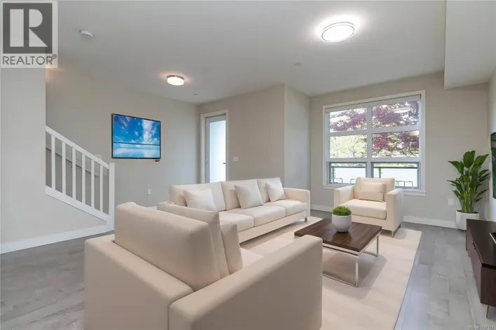 102 4000 Shelbourne St, Saanich