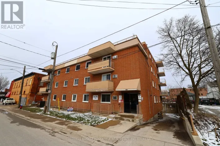 102 - 4692 CRYSLER AVENUE, Niagara Falls