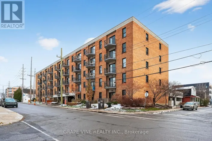 102 - 50 BURNSIDE AVENUE, Ottawa