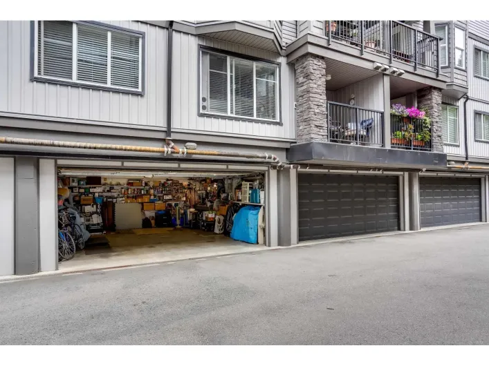 102 5474 198 STREET, Langley