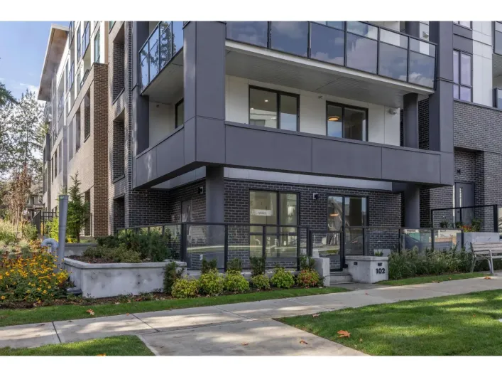 102 6585 195A STREET, Surrey