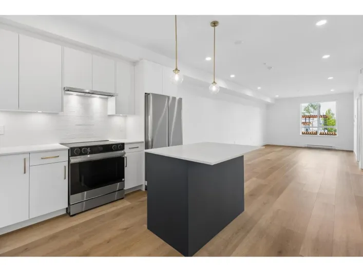 102 72 AVENUE, Langley