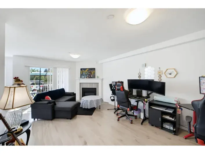 102 7265 HAIG STREET, Mission