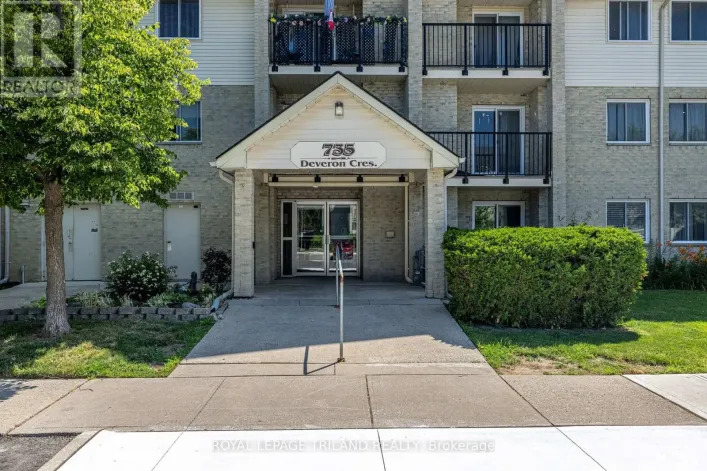 102 - 735 DEVERON CRESCENT, London South