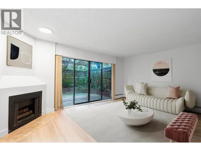 102 747 17TH STREET, West Vancouver