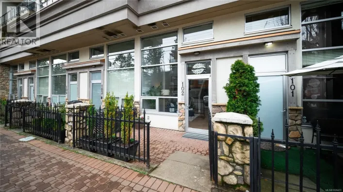 102 866 Goldstream Ave, Langford