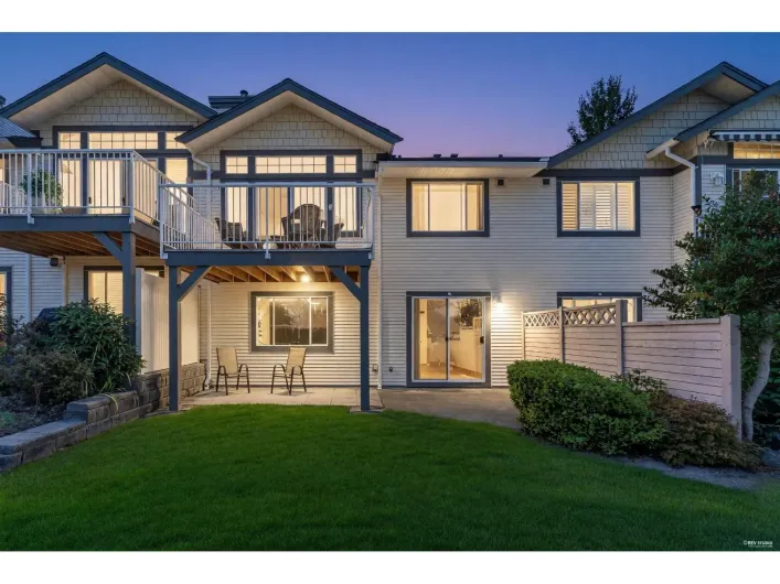 Row / Townhouse for sale: 102 9012 WALNUT GROVE DRIVE, Langley