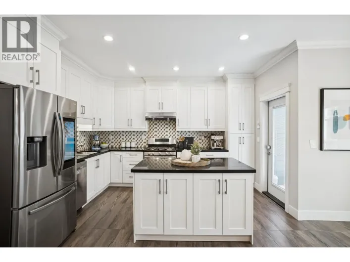 102 910 DELESTRE AVENUE, Coquitlam