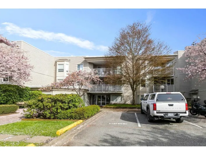 102 9948 151 STREET, Surrey
