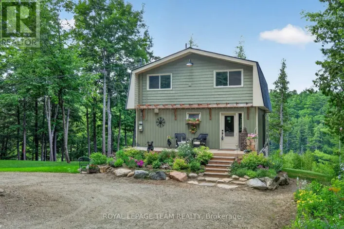 102 A & B MCVICAR LANE, McNab/Braeside