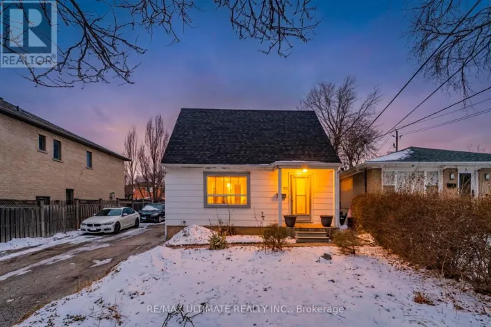 102 AURA LEA BOULEVARD, Toronto