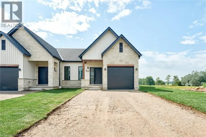 102 CLAYTON Street, Mitchell