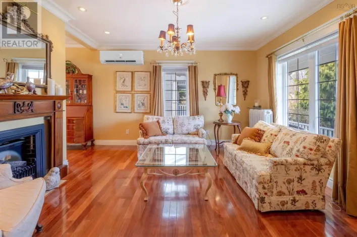 102 Crescent Street, B1S 2Z8 Street, Sydney