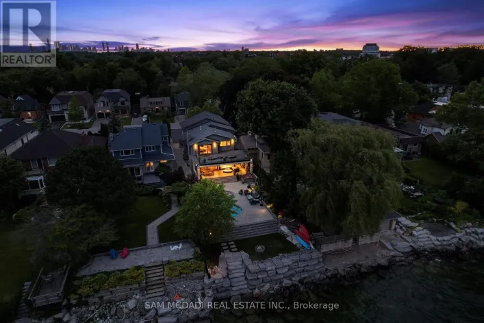 102 CUMBERLAND DRIVE, Mississauga