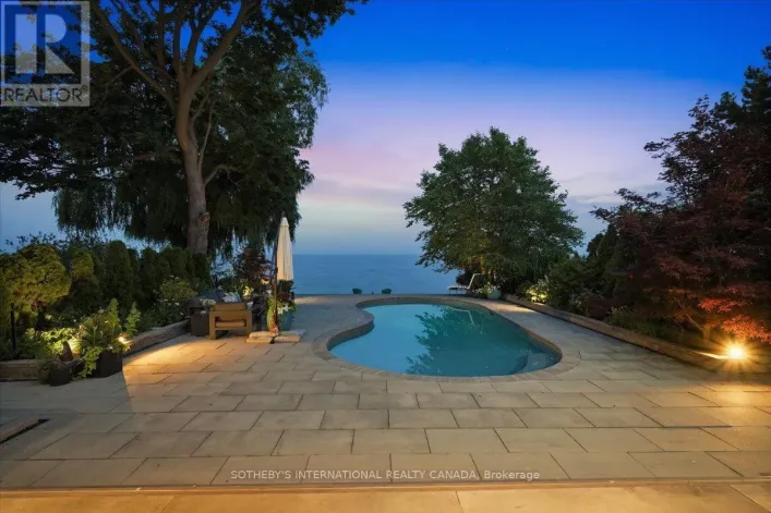 102 CUMBERLAND DRIVE, Mississauga