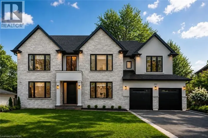102 CUMMING Court, Ancaster