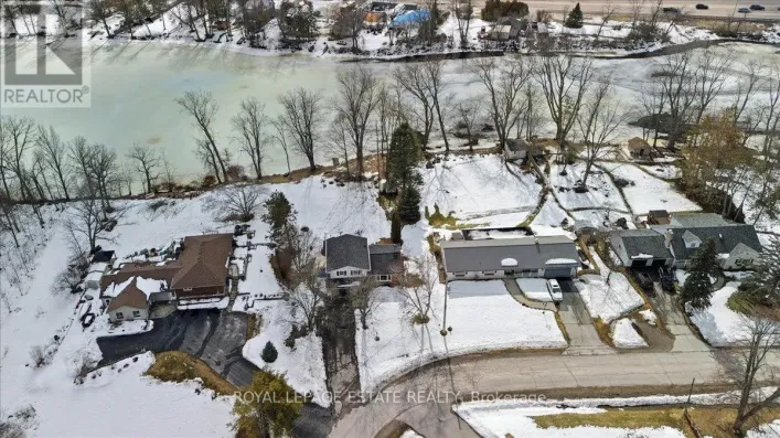 102 GREENFIELD PARK, Belleville