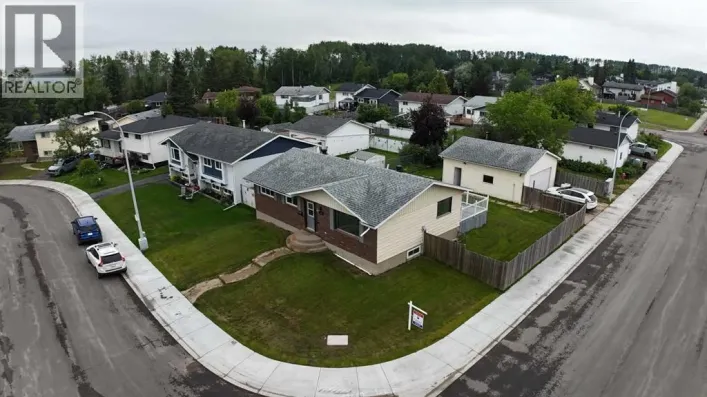 102 Hinge Bay, Fort McMurray