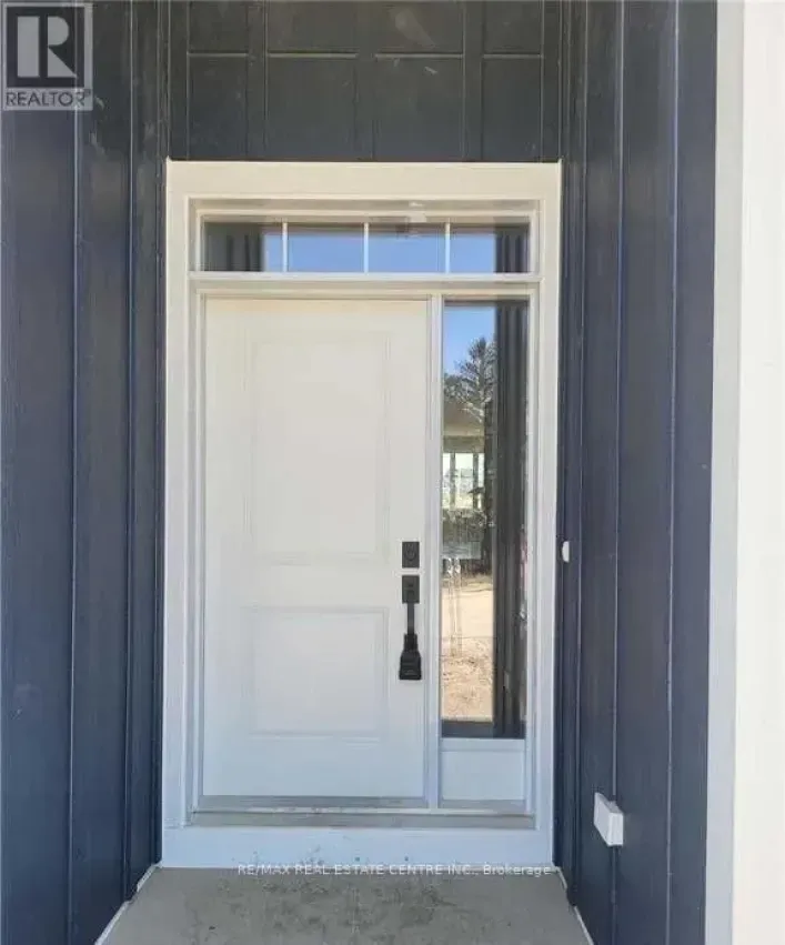 102 JULIE CRESCENT, London South