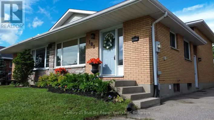 102 LEE AVENUE, North Bay