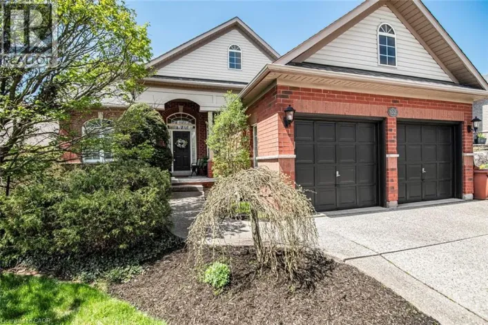 102 MOORE Crescent, Ancaster