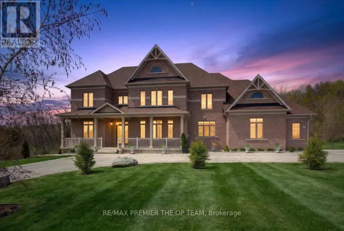 102 PINE HILL ROAD, Bradford West Gwillimbury