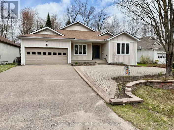102 PINERIDGE GATE, Gravenhurst)