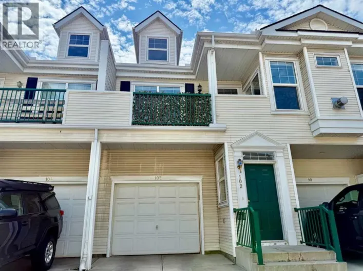 102 Prestwick Gardens SE, Calgary