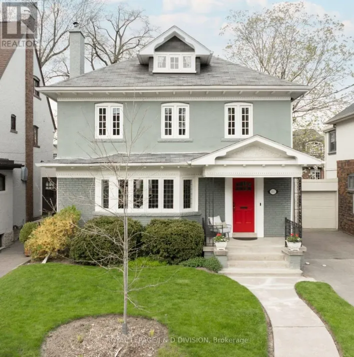 102 RIDGE DRIVE, Toronto