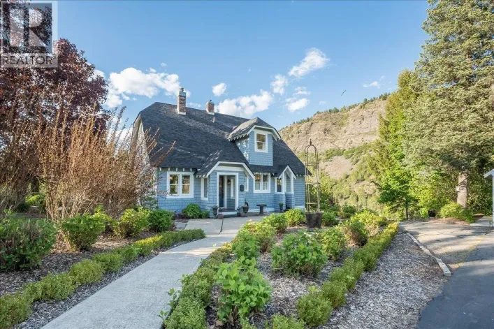 102 Ritchie Avenue, Trail