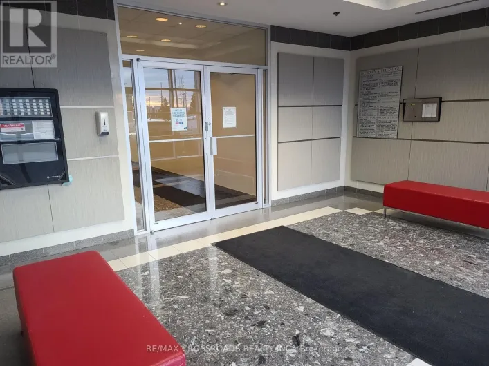 102 -SECTION 1 - 18 CROWN  STEEL DRIVE, Markham