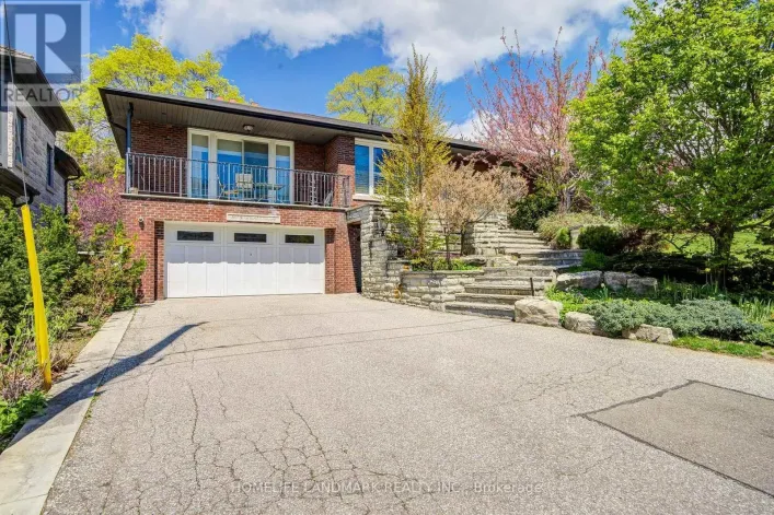 102 STRATFORD CRESCENT, Toronto