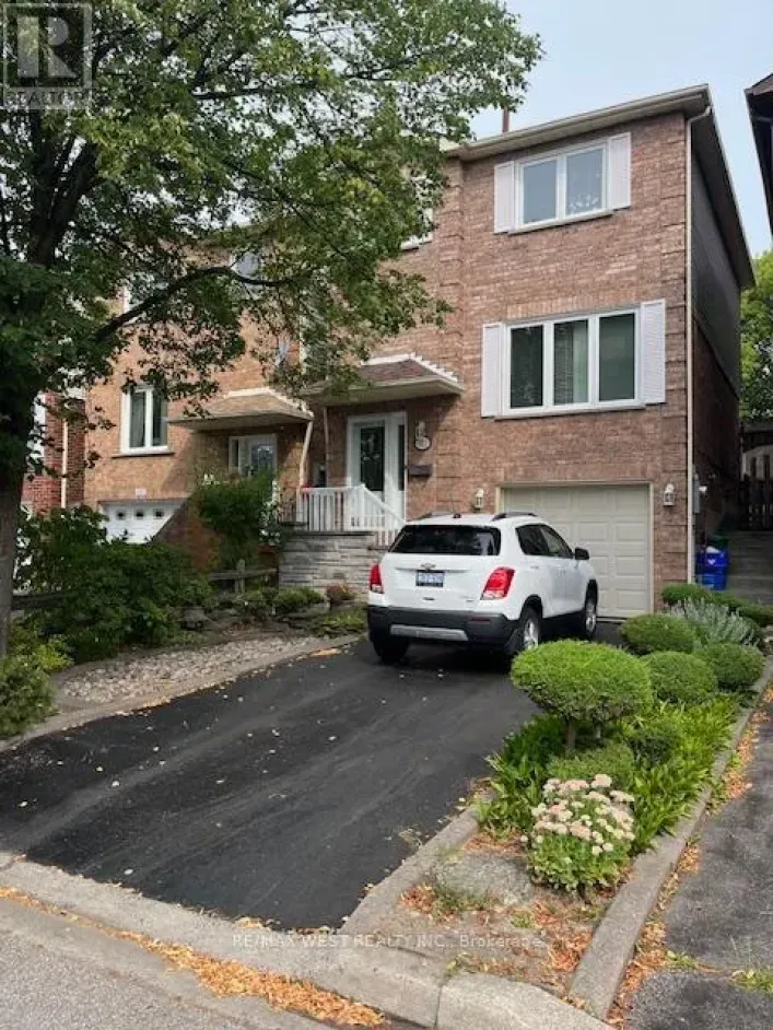 102 SWINTON CRESCENT, Vaughan