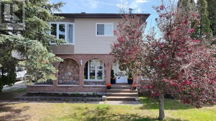 102 Thom ST, Longlac