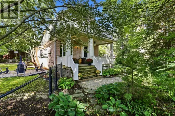 House for sale: 102 WALNUT STREET, London North