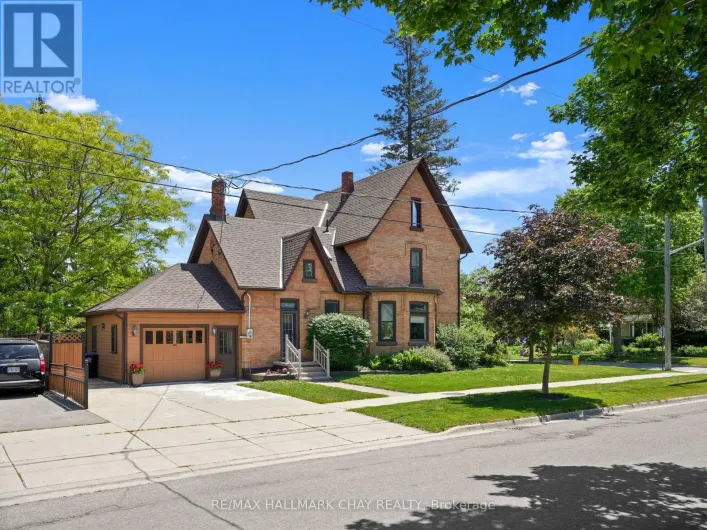 102 WELLINGTON STREET E, New Tecumseth