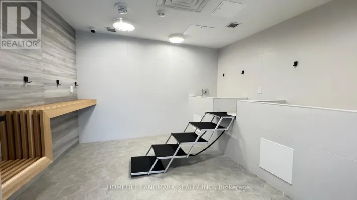 1020 - 500 WILSON AVENUE, Toronto