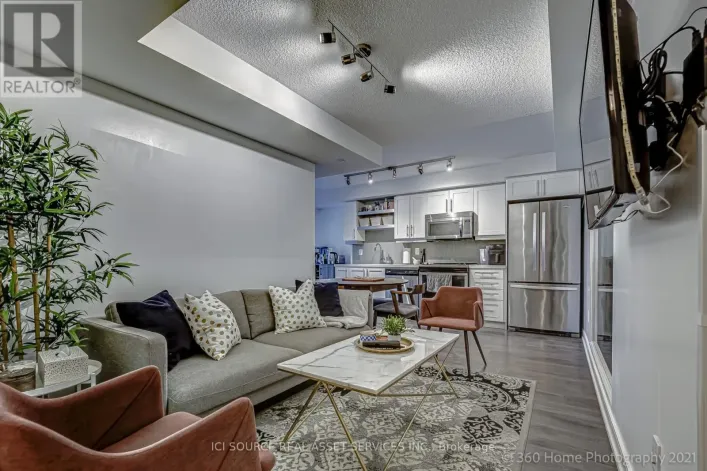 1020 - 525 ADELAIDE STREET W, Toronto