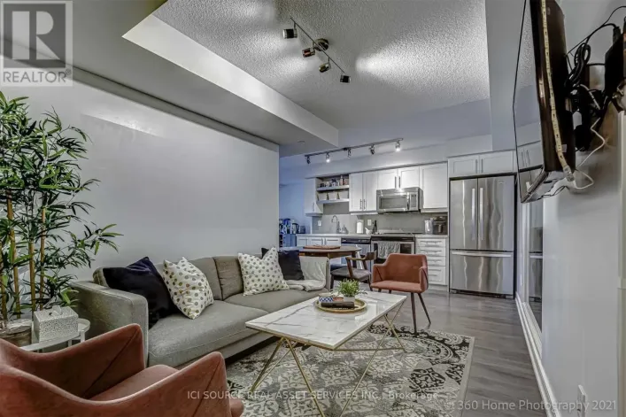 1020 - 525 ADELAIDE STREET W, Toronto
