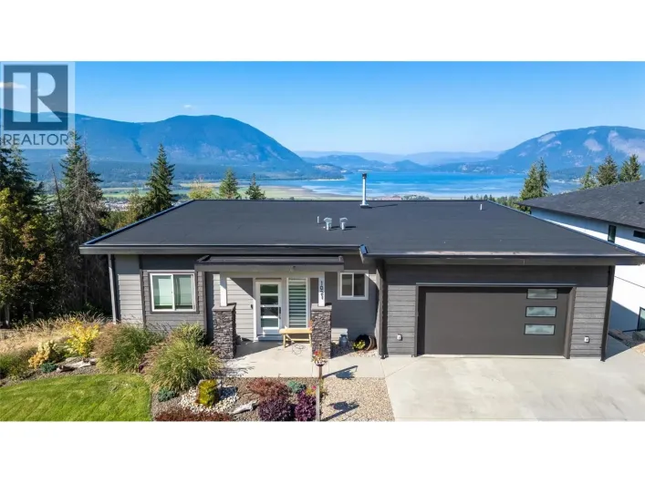 1021 17 Avenue SE, Salmon Arm
