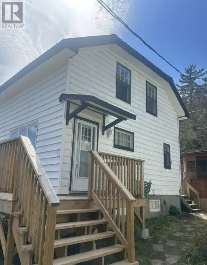 House for sale: 1021 Crescent Street Unit# B, Willisville