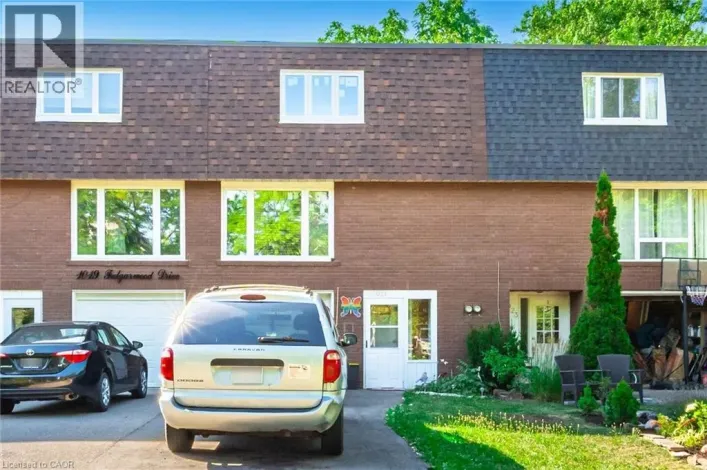 1021 FALGARWOOD Drive, Oakville