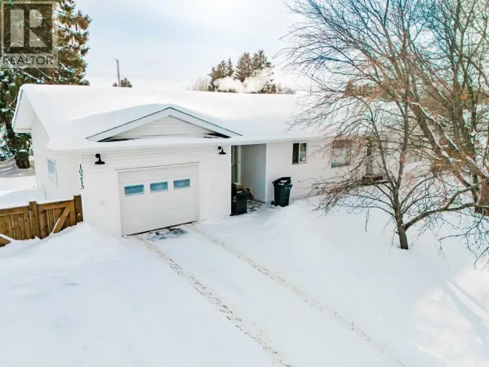 10213 101 Avenue, La Crete