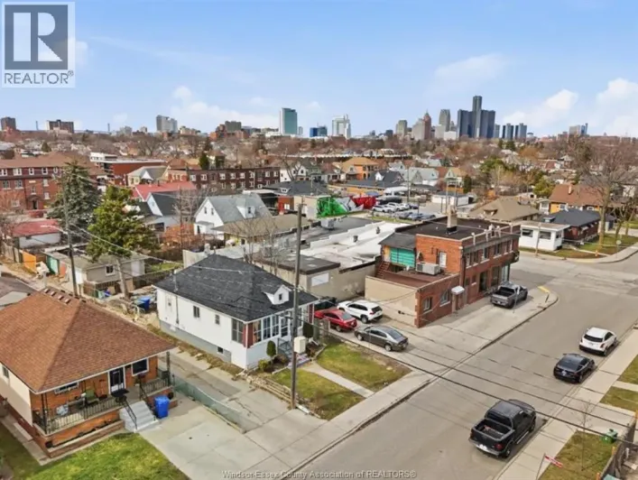 1023 HALL AVENUE, Windsor