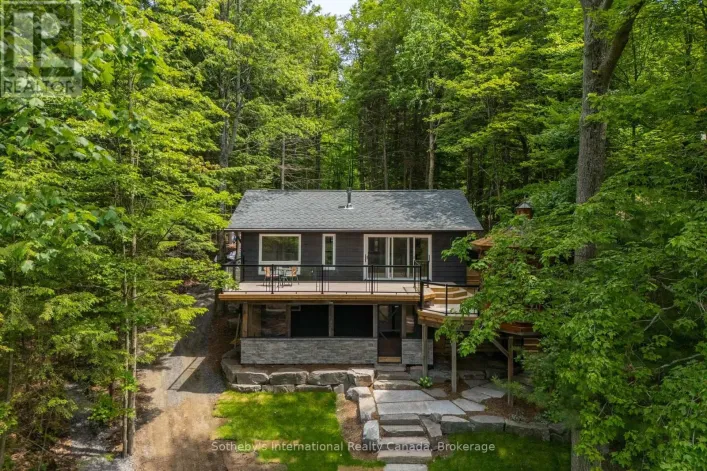 1023 STRACHAN PT ROAD, Muskoka Lakes)