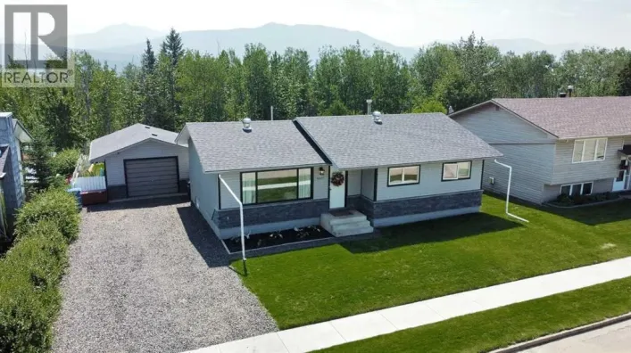 10237 97 Ave, Grande Cache