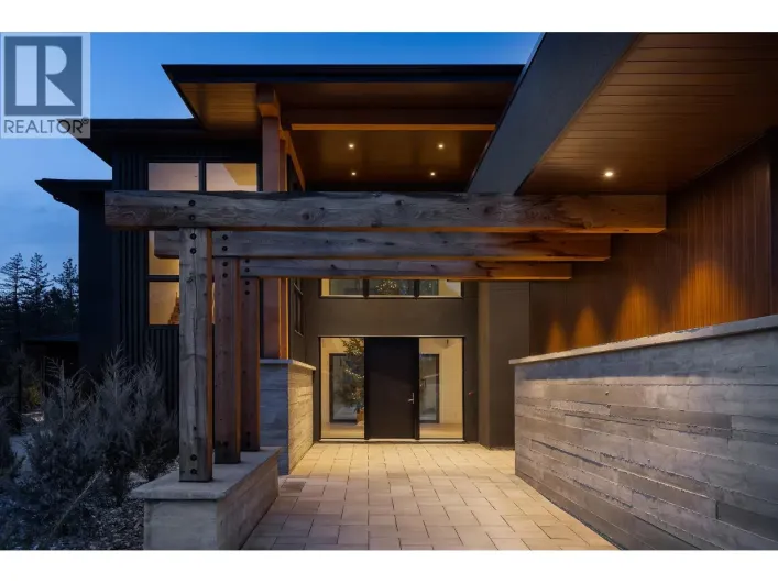 10248 Beacon Hill Drive, Lake Country