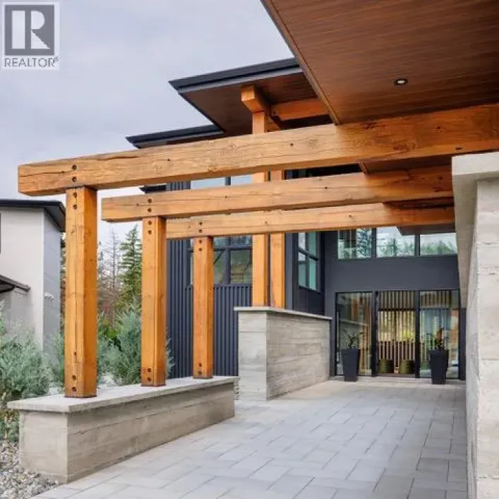 10248 Beacon Hill Drive, Lake Country